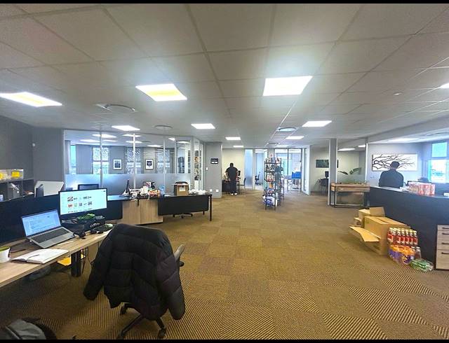 486M² OFFICE TO LET IN POINT WATERFRONT